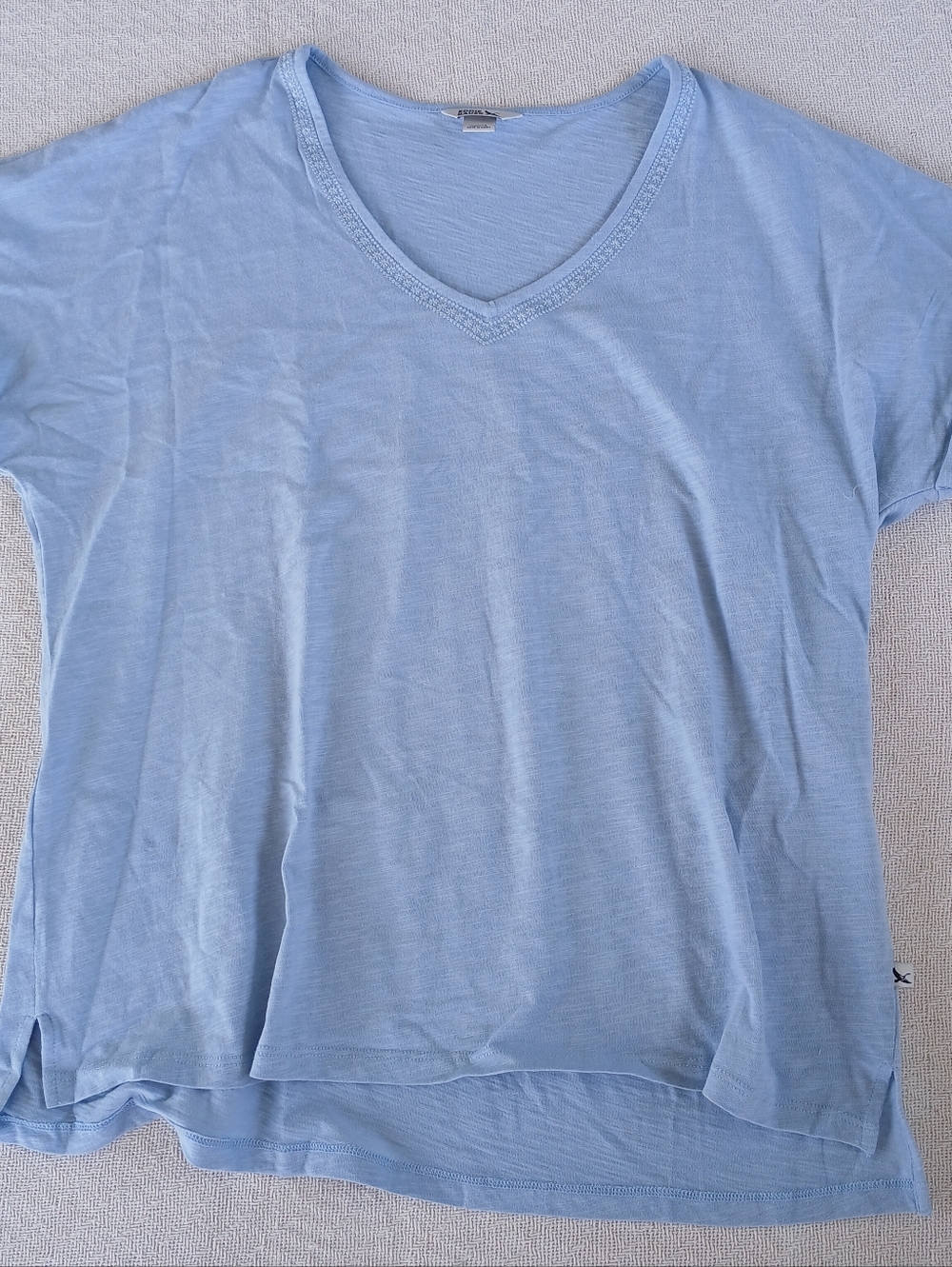LAST CHANCE! eddie bauer ♡ cotton embroidered tee shirt blue large